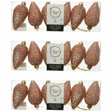 18x kunststof dennenappel kerstballen glitter zacht terra bruin 8 cm kerstboom versiering/decoratie