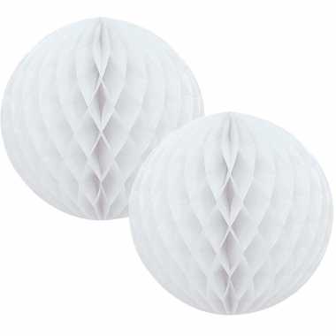 Kerstboomversiering 4x witte kerstballen van papier 10 cm