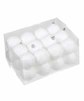 24x kleine kunststof kerstballen met sneeuw effect wit 5 cm
