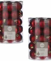 68x kunststof kerstballen rood 4 cm