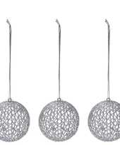 Kerstboomversiering zilveren draad kerstballen met glitters 9 cm