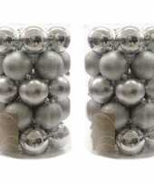 Plastic zilveren kerstballen 68x